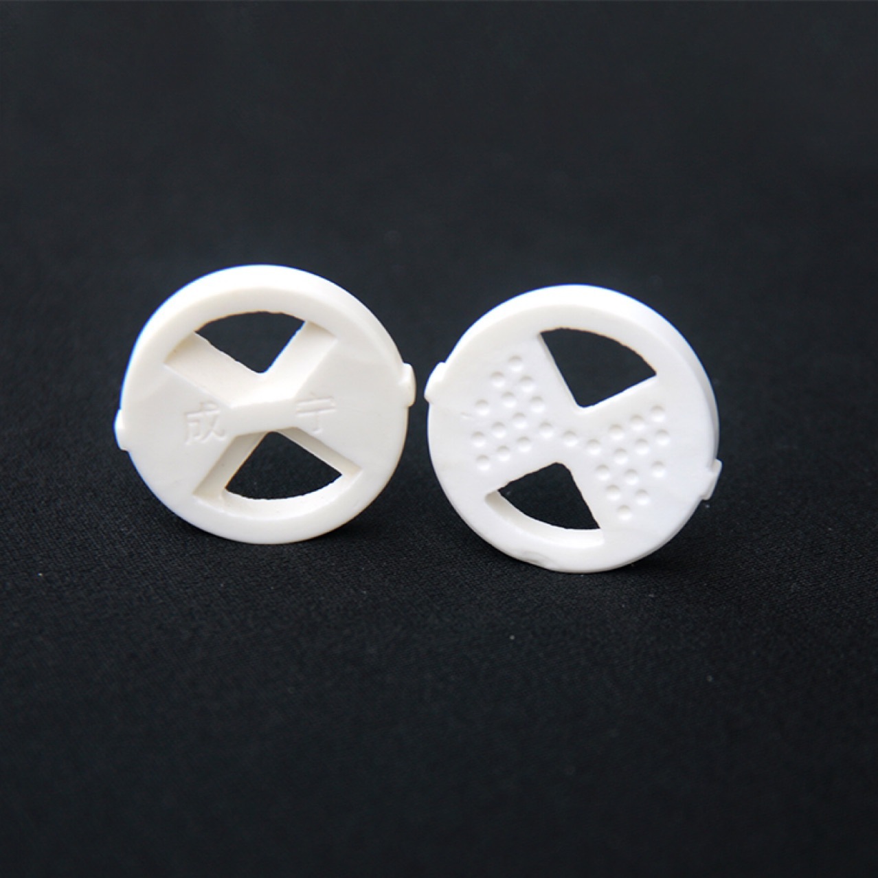 Manufacturers produce customized ceramic water valve pieces of various specifications, mirror polished ceramic pieces, faucets, reverse ceramic pieces