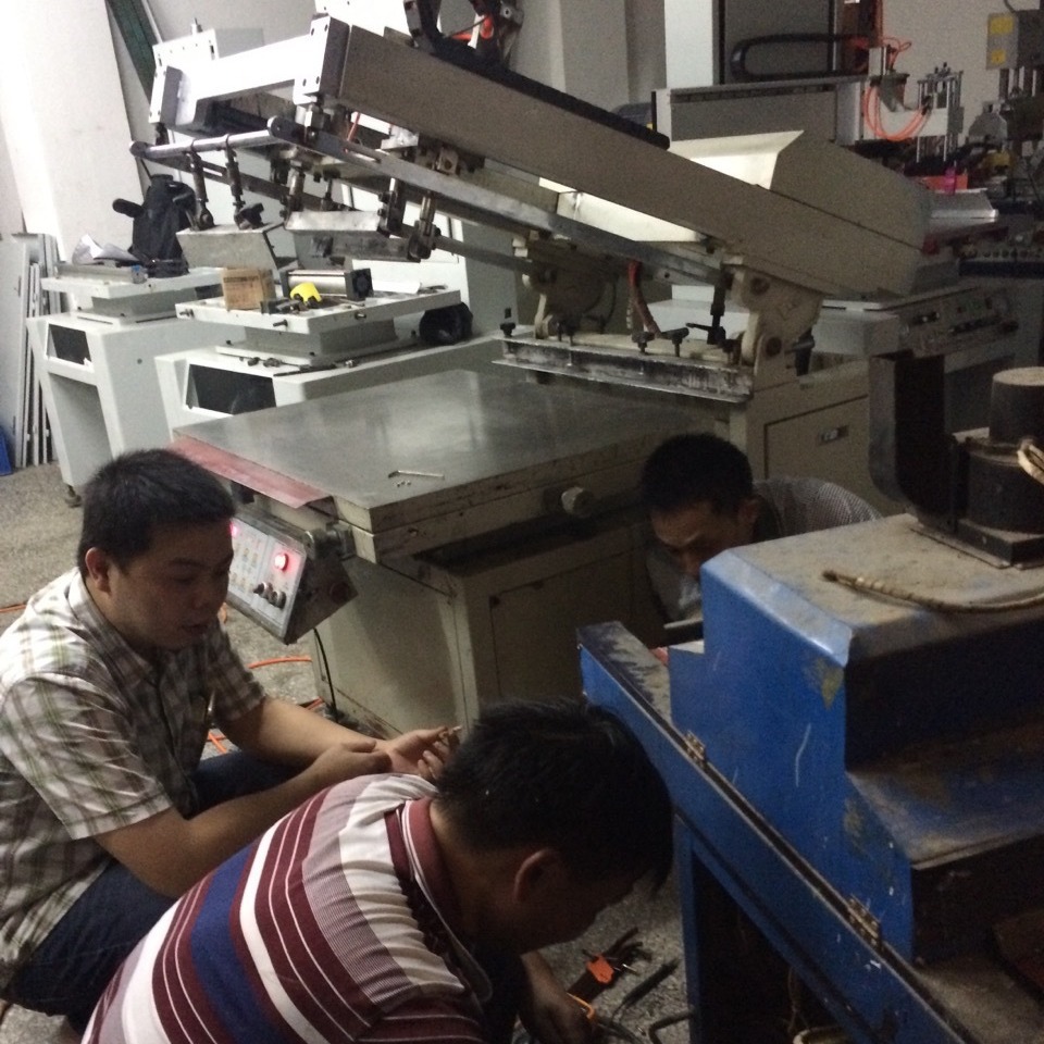 Предоставляем услуги быстрого ремонта машин для шелкографии в районе дельты реки Жемчужной (Ремонт машин для шелкографии)