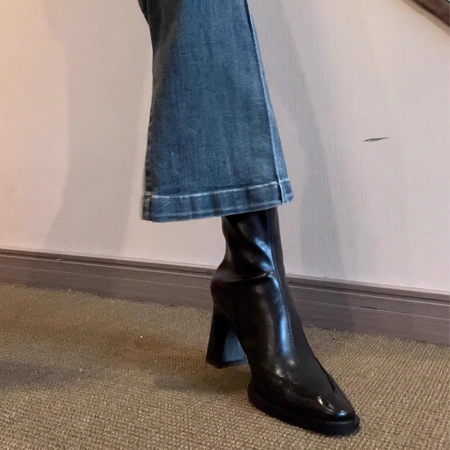 In Stock 2025 Autumn and Winter New Style French Retro Slim Boots High Heel Thick Heel Short Boots Women's Small Square Toe Elastic Boots