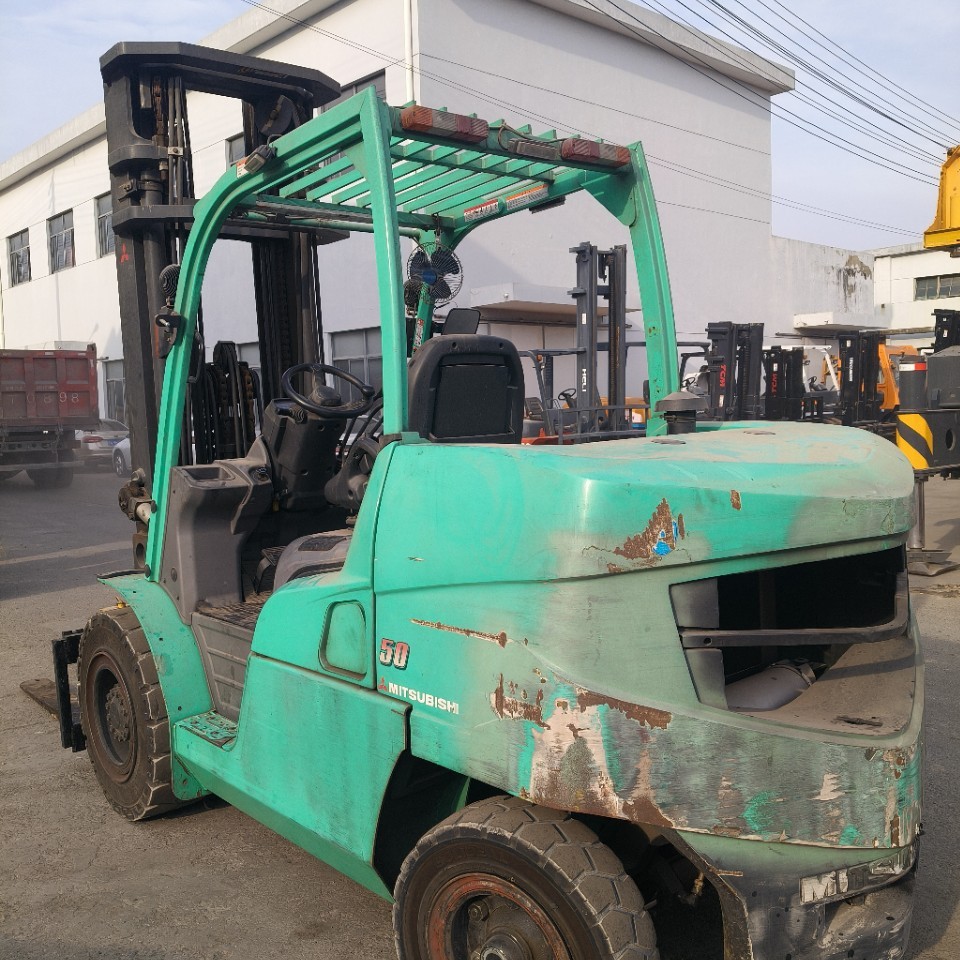 Supply Used Mitsubishi 5-Ton Forklift Three Racks Can Be Raised 6m