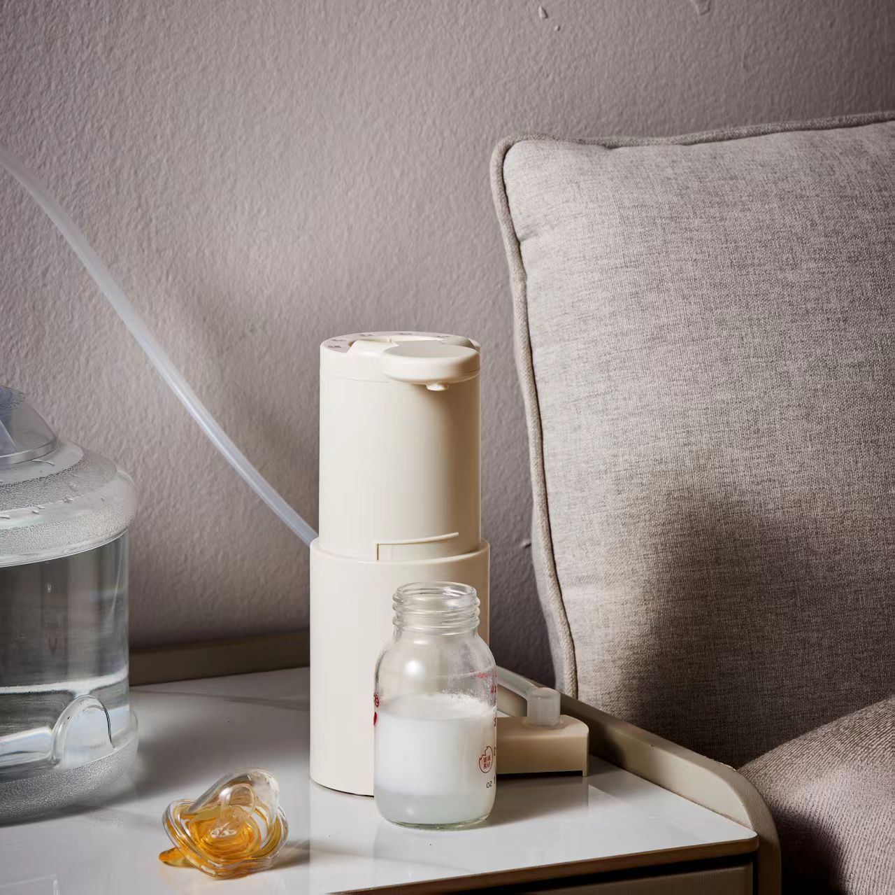 New Convenient Instant Hot Water Dispenser, Small Mini Travel Kettle, Artifact Gift Delivery