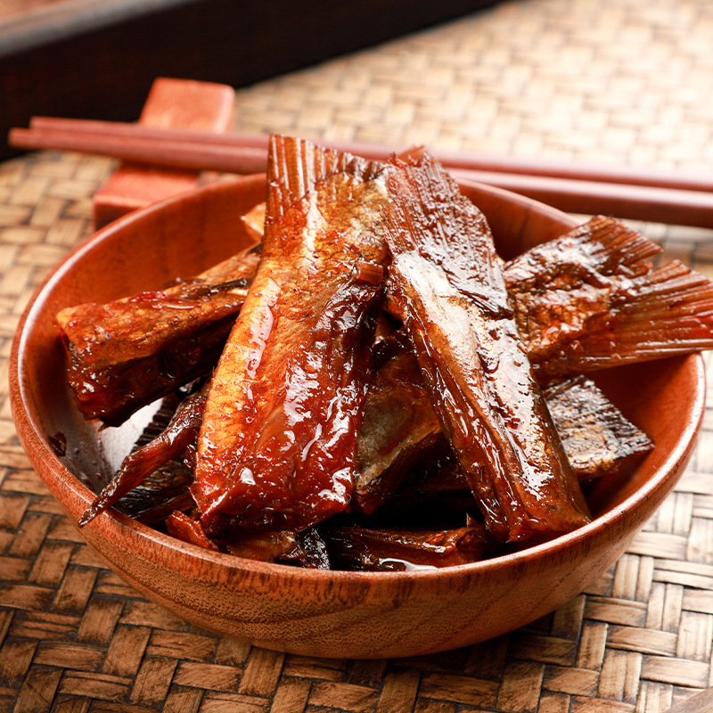 Spicy Fish Steak Fish Tail Super Spicy Hunan Specialty Dongting Flavor Ready-to-eat Spicy Dormitory Snacks Whole Box Wholesale