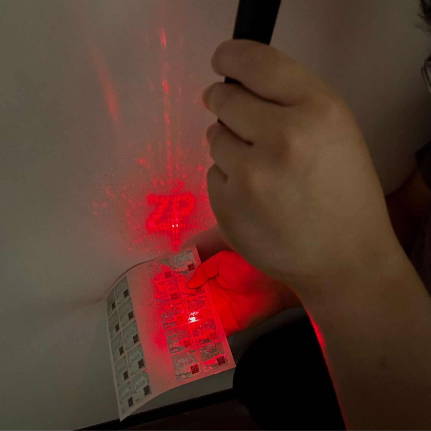 Customized Uv-Coated Laser Anti-Counterfeiting Labels, One-Of-A-Kind Anti-Counterfeiting Codes, Anti-Counterfeiting Labels, Traceability Codes, Anti-Smuggling