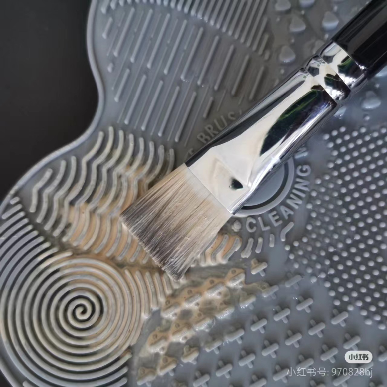 Silicone makeup brush cleaning pad small size apple pad cross-border makeup brush cleaning pad manufacturers in stock beauty tools