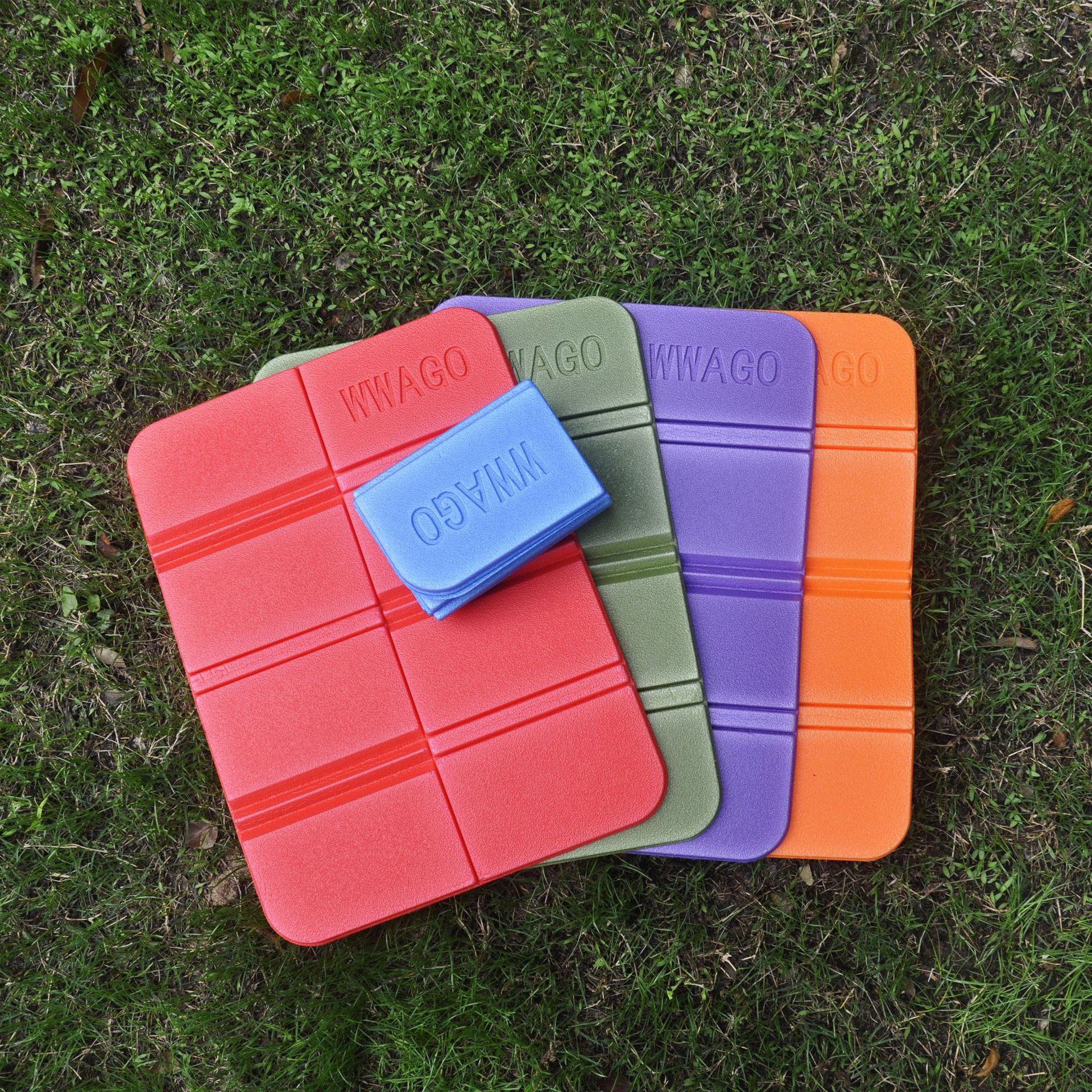Outdoor Cushion 20% Fold Climbing XPE Moisture-proof Music Festival Small Fat Mat Waterproof Picnic Folding Cushion Amazon