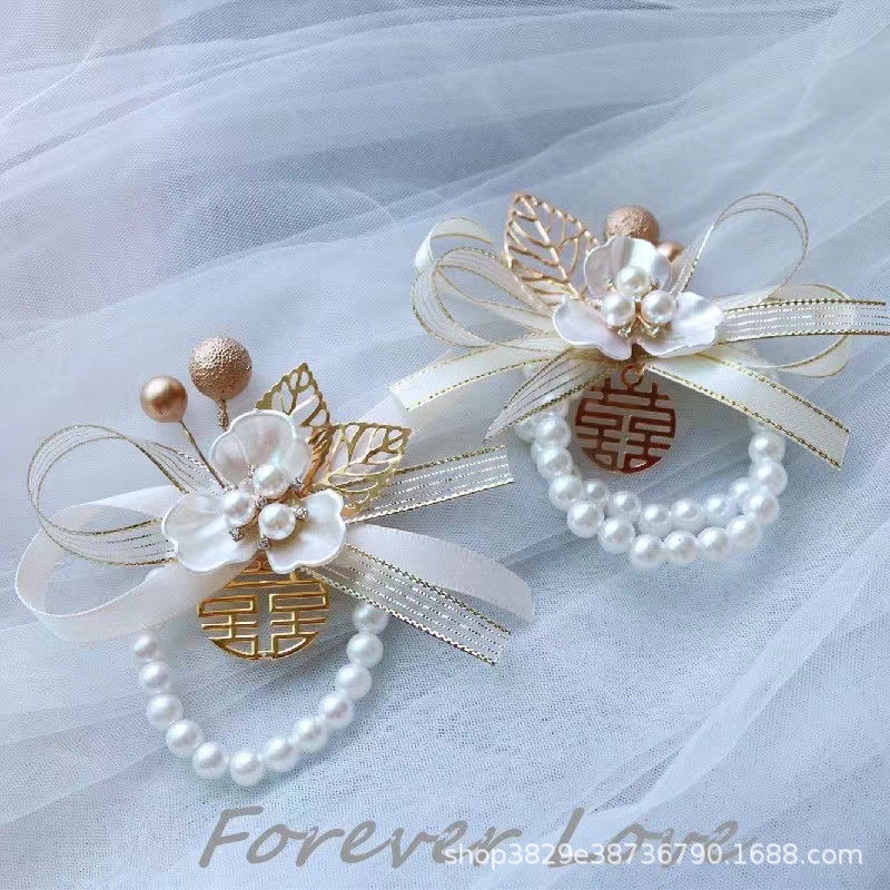 Bridesmaid wrist flower bride Sisters Group hand flower Mori Korean wedding wedding bracelet father groom best man brooch