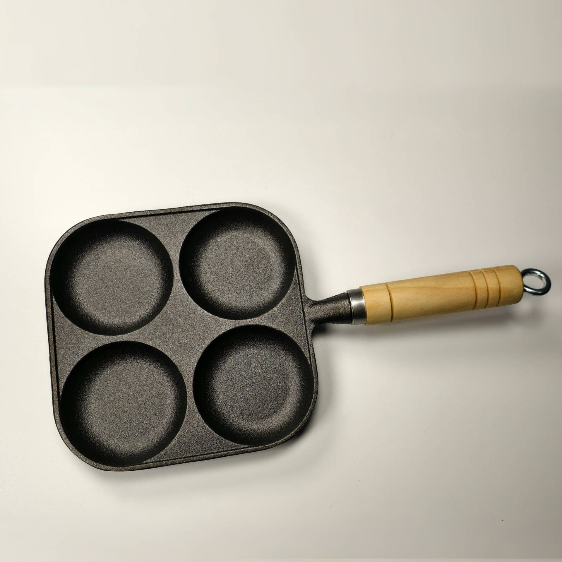 Household Cast Iron Four-Hole Frying Pan for Eggs, Dumplings, Egg Burgers, Egg Molds, Pancakes, Flat Bottom, Non-Coated, Non-Stick