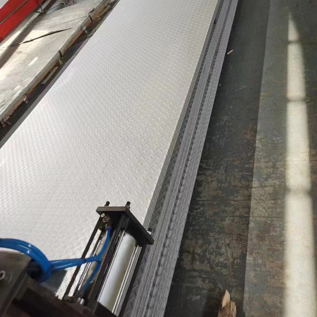 Stainless Steel Patterned Plate Stair Treads Cold-Rolled Stainless Steel Embossed Plate 201 304 Stainless Steel Patterned Plate