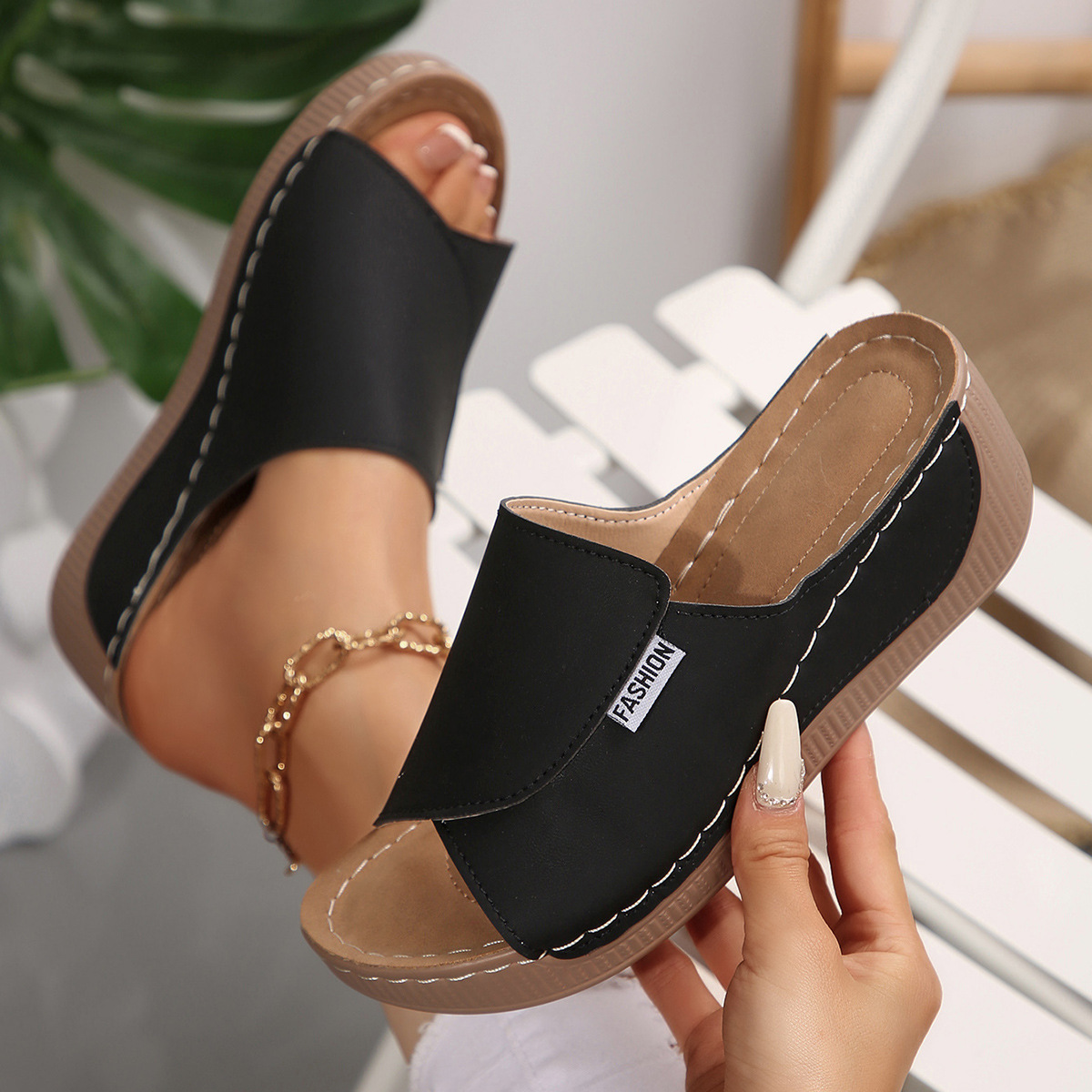 Cross-Border Large Size Thick-Soled Casual Slippers Women's Shoes 2025 New Wide Strip Simple Fashion Fish Mouth Wedge Sandals