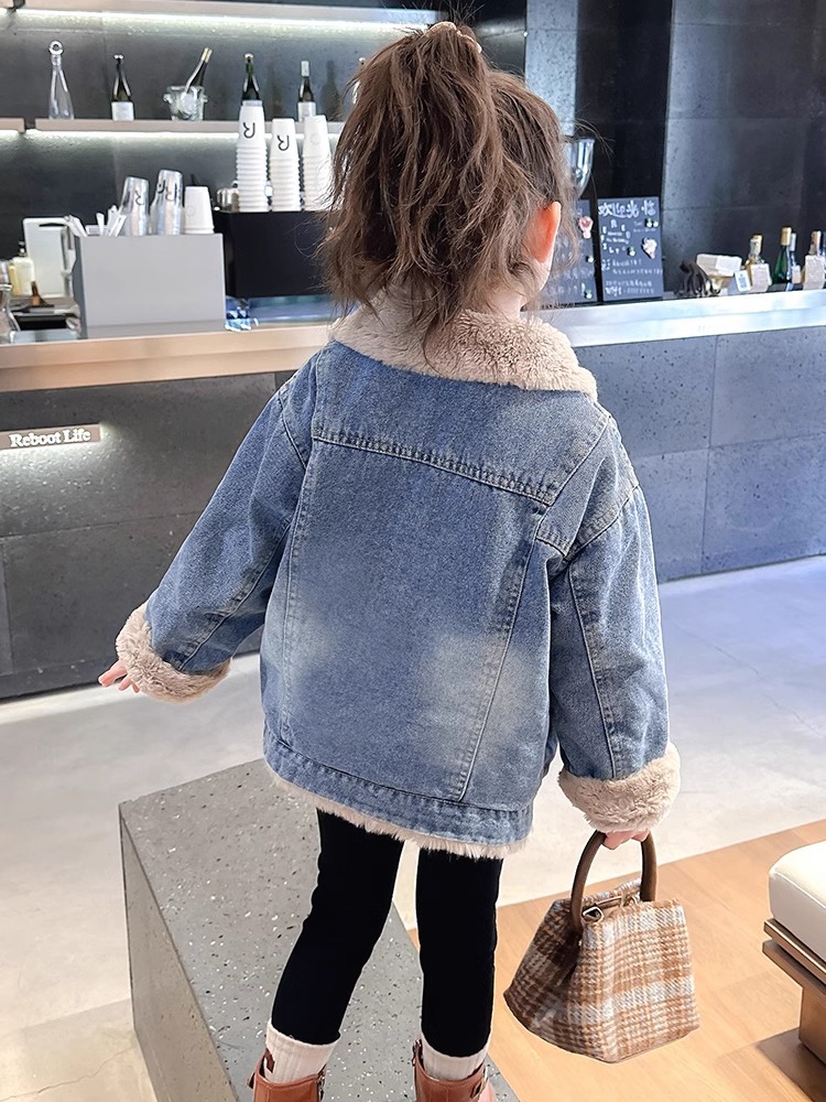Girls' Denim and Velvet Jacket Autumn and Winter 2024 New Western Style Little Girl Baby Korean Clothes Children's Winter Clothes