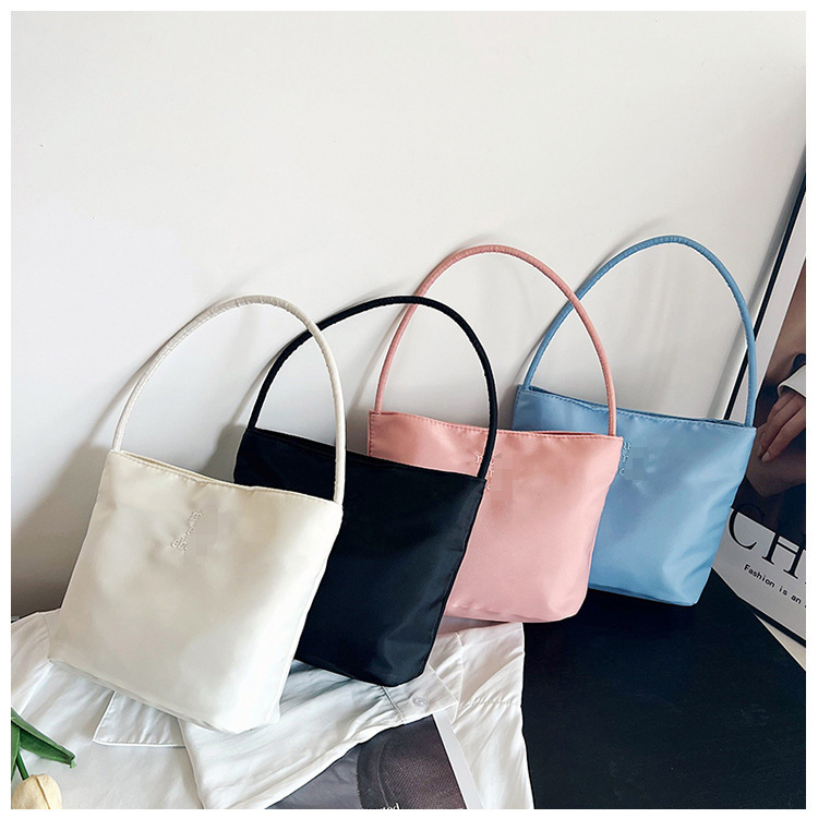 Bridal Wedding Souvenirs, Team Building Gifts, Office Workers’ Birthday Souvenirs, Fashionable Embroidered Nylon Shoulder Bags