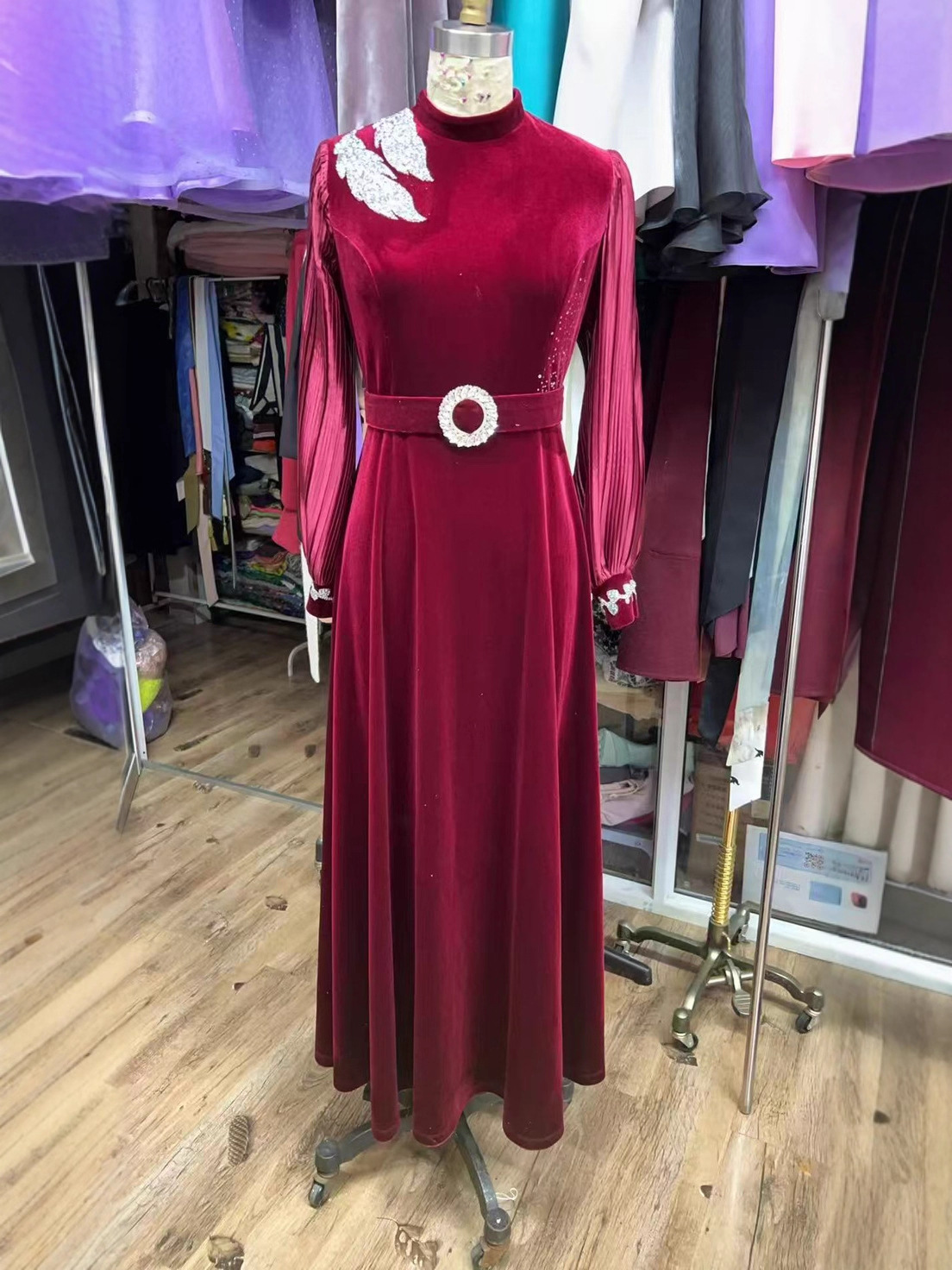 Cross-Border New Factory Direct Sales Middle Eastern Muslim Arab Dubai Women's Fashion Velvet Diamond Dress