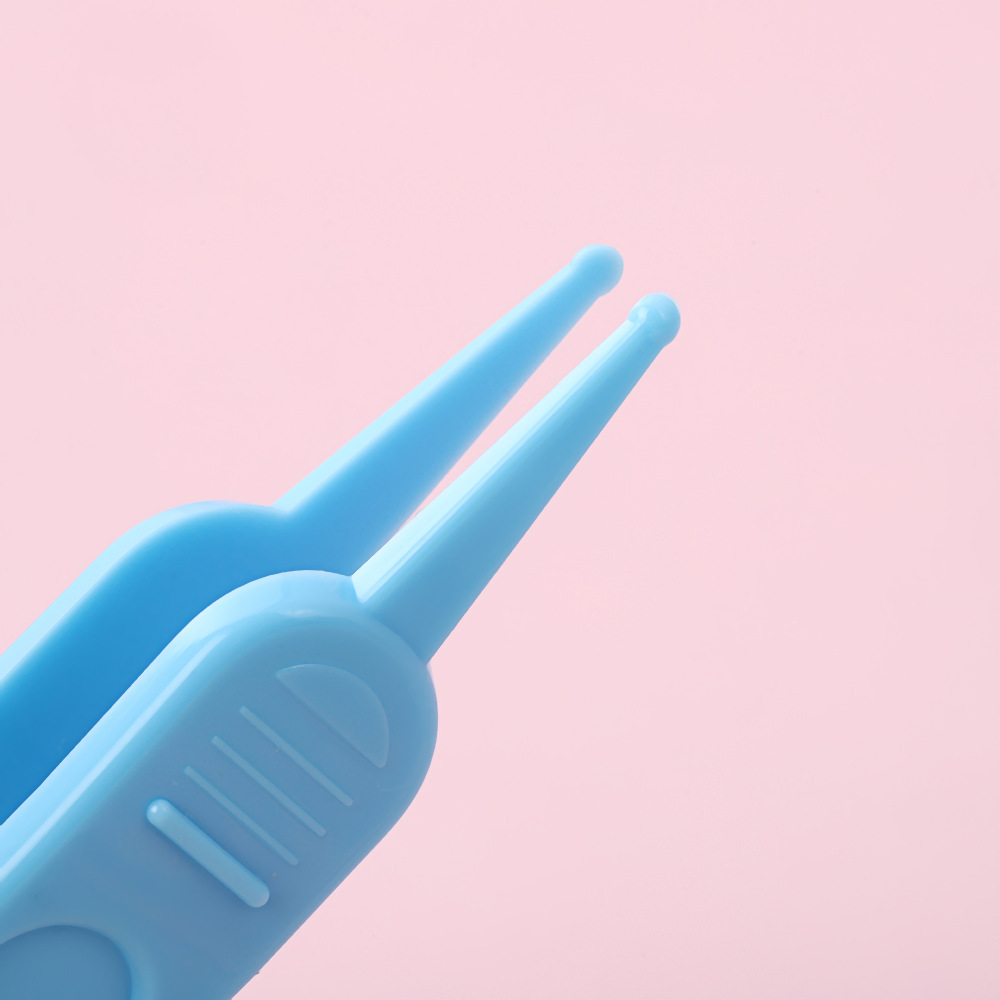 Factory Direct Sales Baby Booger Clip Newborn Nostril Cleaning Tweezers Holding Baby Daily Care Safety Round Head Tweezers