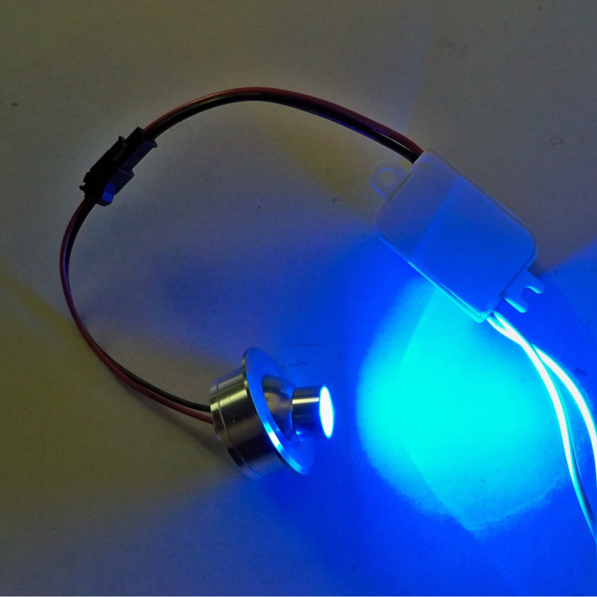 Коммерционный скрытый долгоживущий высокоэффективный производственный и обработочный ключевой светодиодный прожектор