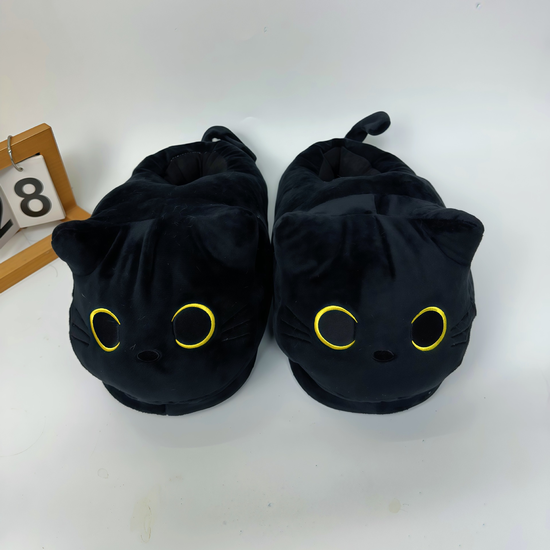 Factory direct supply cute couple classic panda fat cat plush slippers autumn and winter home warm fabric slippers cross-border
