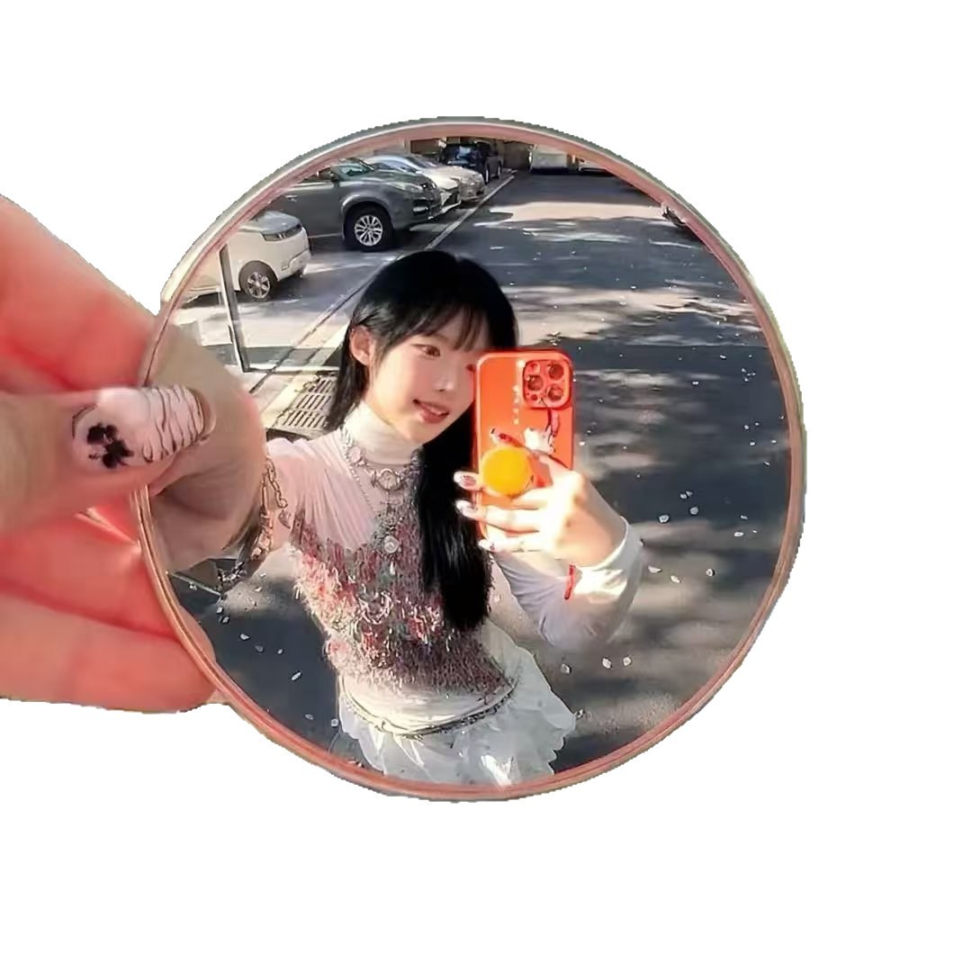 Travel Convex Mirror, Handheld Photo Reflector, Small Round Mirror, Couple Selfie Props, Compact and Portable Photo Artifact