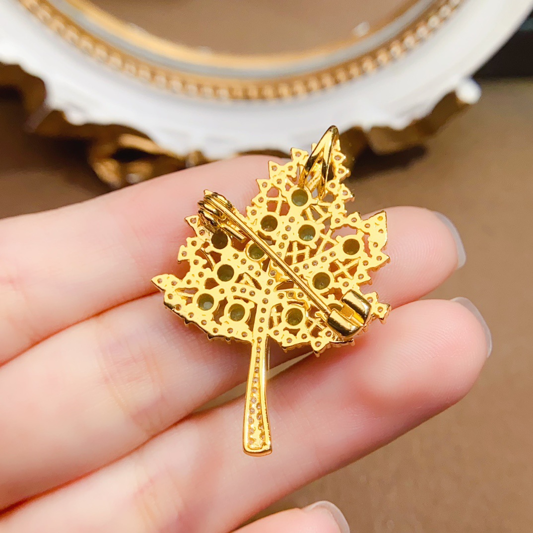 New Natural Emerald Brooch S925 Silver Inlaid Main Stone 3*3mm Versatile Popular Hot Style Women's Jewelry Wholesale