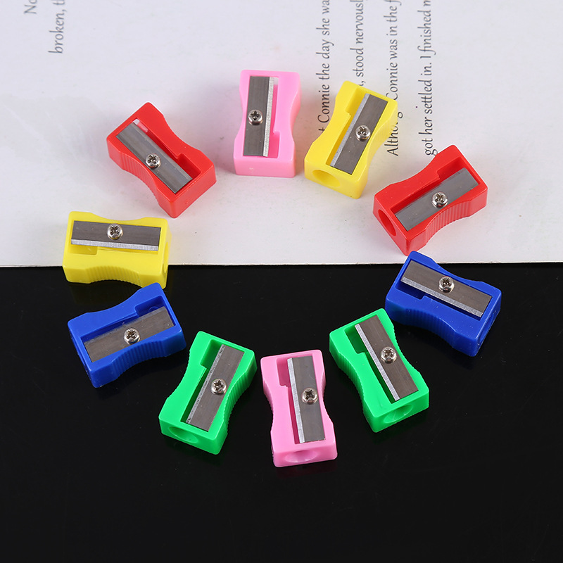 Прямоугольная пластиковая точилка для карандашей, школьные принадлежности, маленькая квадратная точилка 641