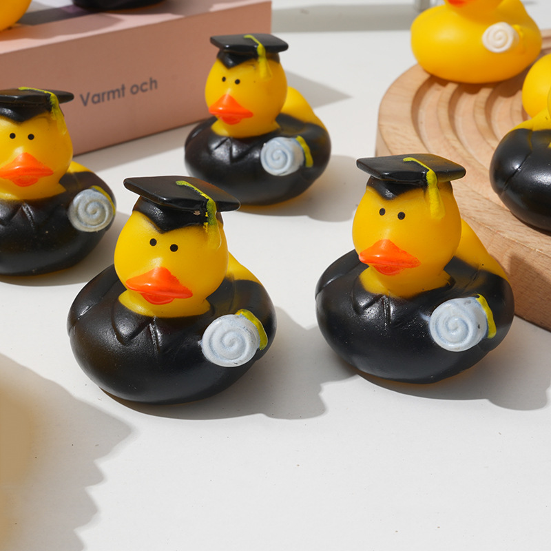 Amazon new cute little yellow duck cute doctor duck children bath toy duck floating duck custom wholesale