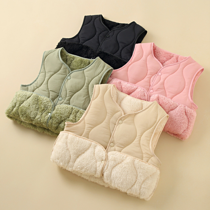 Рекомендуются утолщенные кашемировые теплые жилеты для мальчиков и девочек, новые жилеты на осень и зиму 2025, которые можно носить на улице