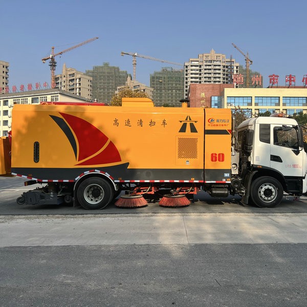 Customized Multifunctional Road Washing and Sweeping with 80K Anti-Collision Bag Sweeper Dongfeng Tianjin Highway Sweeper