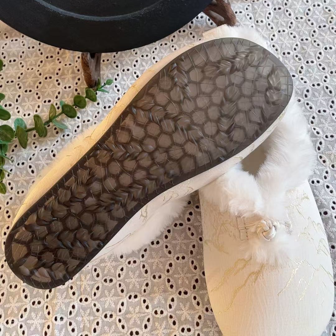 Milan 2025 New Winter Low-Heeled Shoes with Cheongsam and Han Dynasty Shoes, Ethnic Style Cotton Shoes, Fur Embroidered Shoes