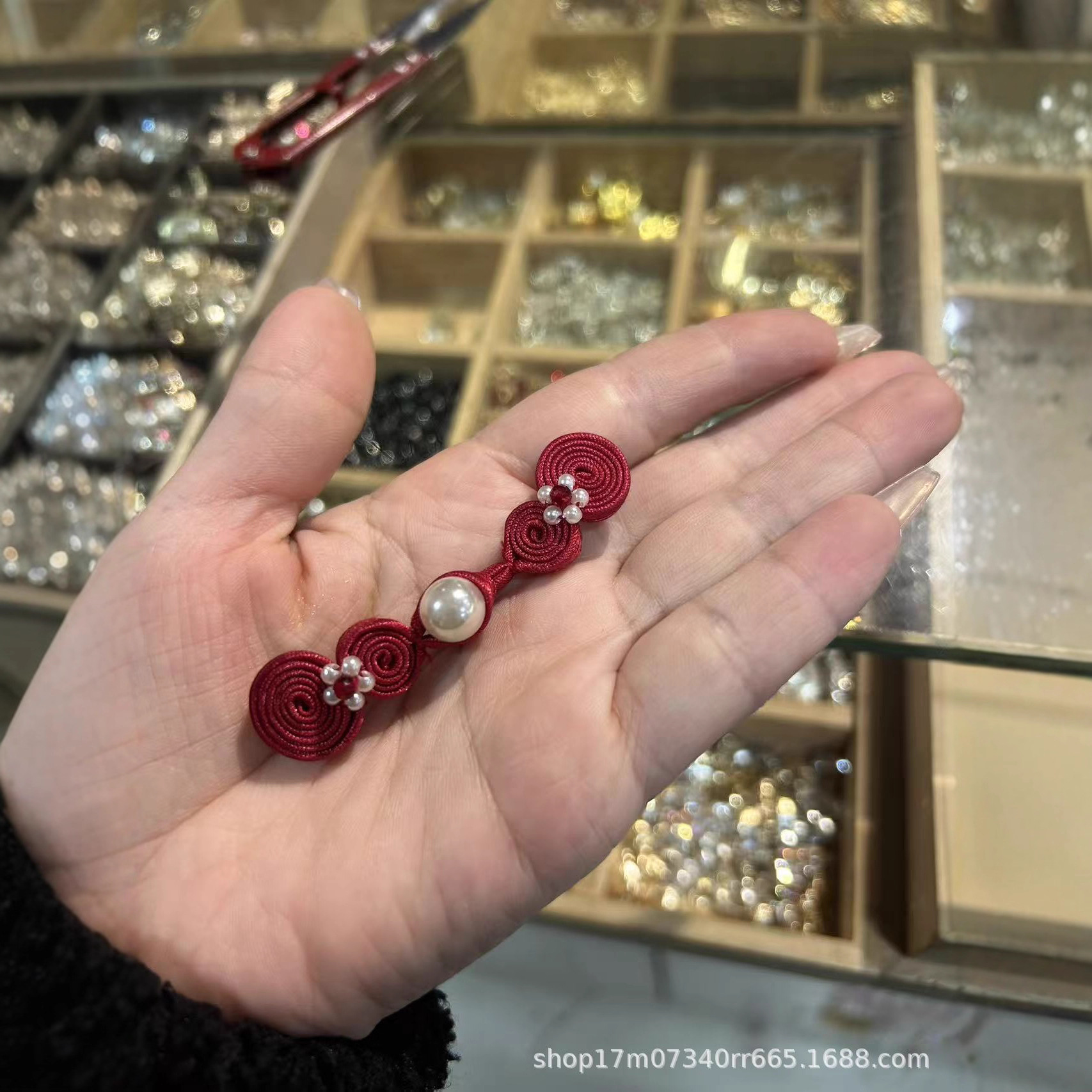 Cheongsam Crystal Disc Buckle Hand-Sewn Cat's Eye Beads Decorated with Cheongsam Style Chinese Collar Buckle Heavy-Duty Hanging Chain Tassel Buckle