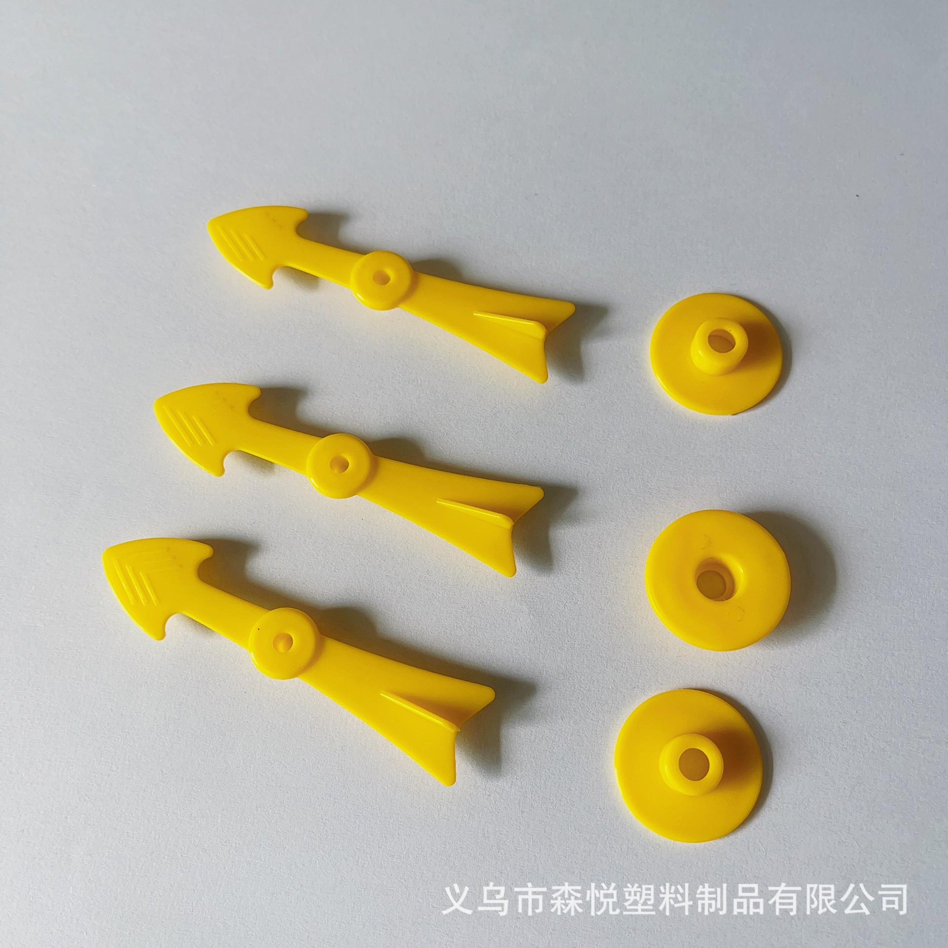 Source Factory Plastic V-Shaped Fin Mark Tabletop Game Turntable Flight Pointer