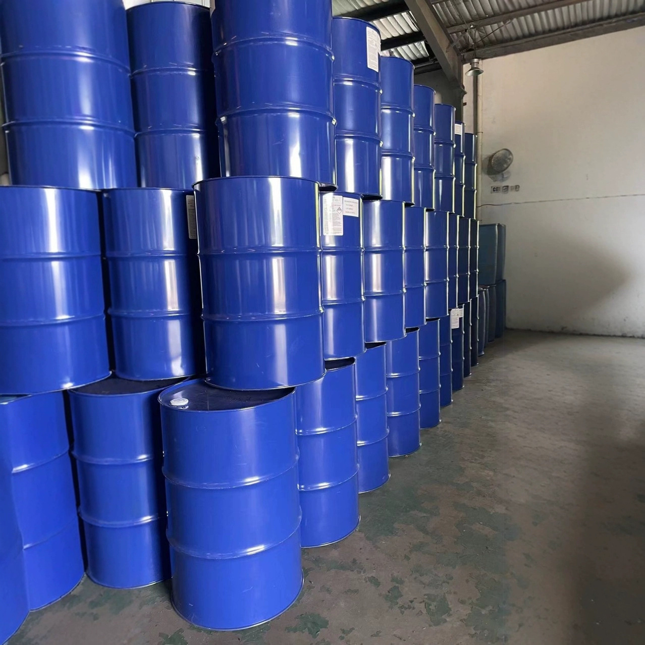 Industrial White Oil 5 # 10 # 3 # Burning Mineral Oil 10 # No. 15 Lubricating Paraffin Oil Cosmetic Industrial Grade White Oil