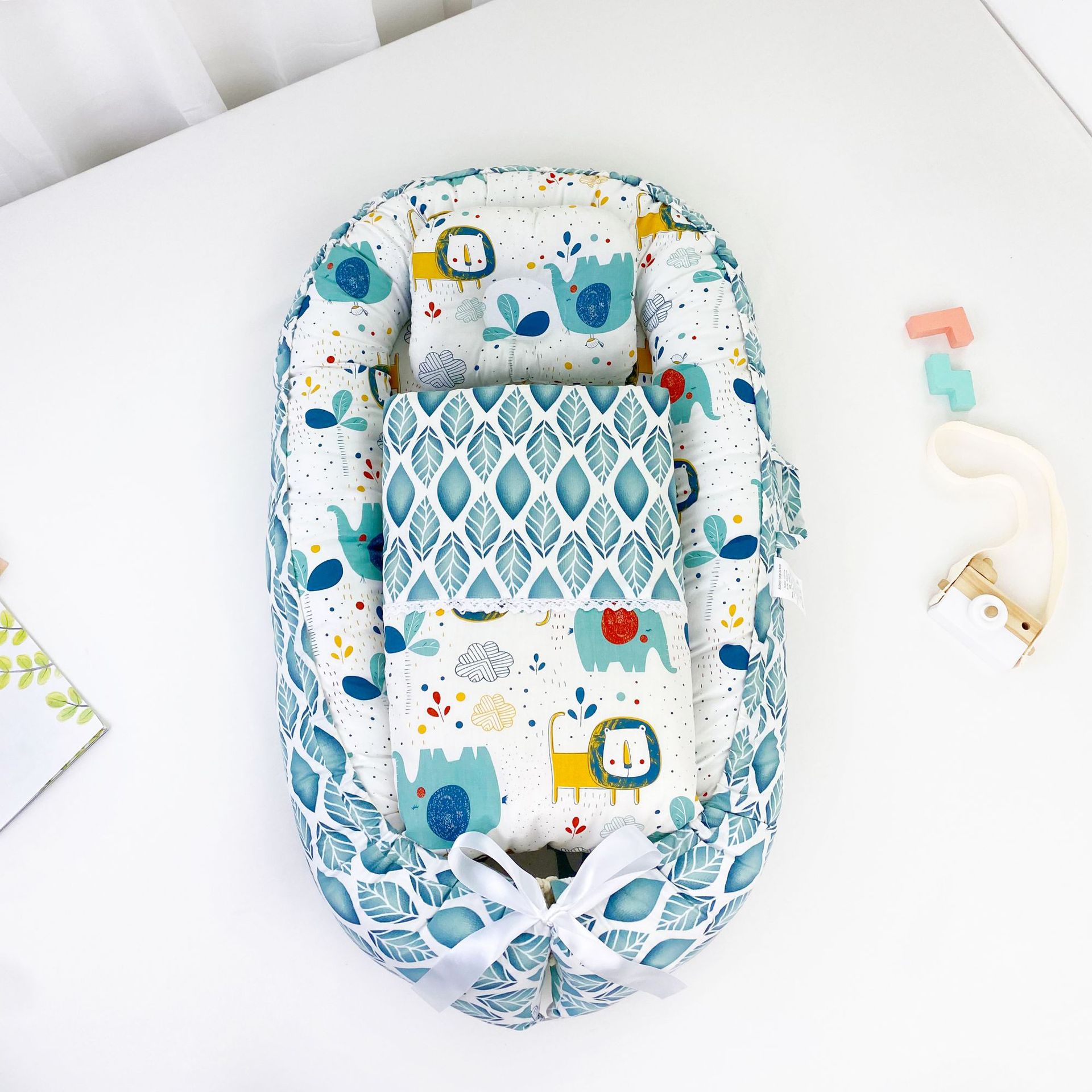 Portable foldable baby bed middle bed newborn removable and washable baby sleeping basket baby bed cushion vacuum