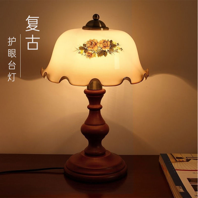 American Table Lamp, Retro Bedroom Bedside Lamp, Republic of China European Style Creative Classical Old Shanghai Solid Wood Dimming Glass Table Lamp