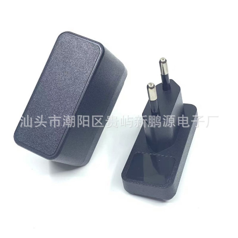 Корпус вертикального адаптера питания 5V1A 6W зарядного устройства с самозажимом, европейский стандарт, низкая мощность