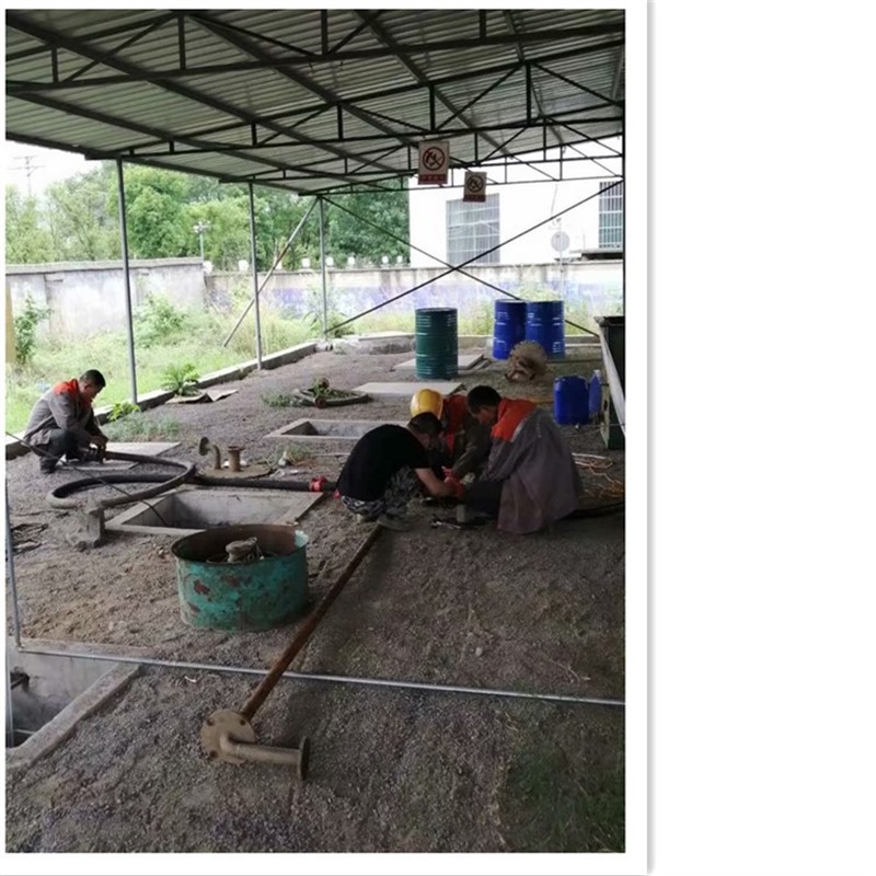 Tank Cleaning Medium and Large Geographical Tank Cleaning Underground Oil Tank Cleaning Service