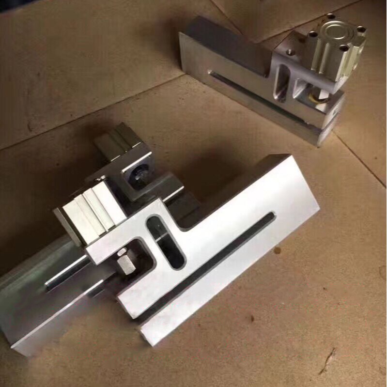 Ordinary material passing aircraft hole pneumatic plastic bag punching machine bag making machine puncher for plastic bag plastic bag punching