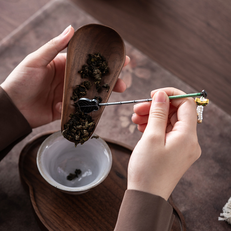 Creative Banana-Shaped Alloy Handmade Tea Scoop Pearl Pendant Long-Handled Tea Spoon Measuring Spoon Tea Tool Teaspoon Tea Ceremony Accessories