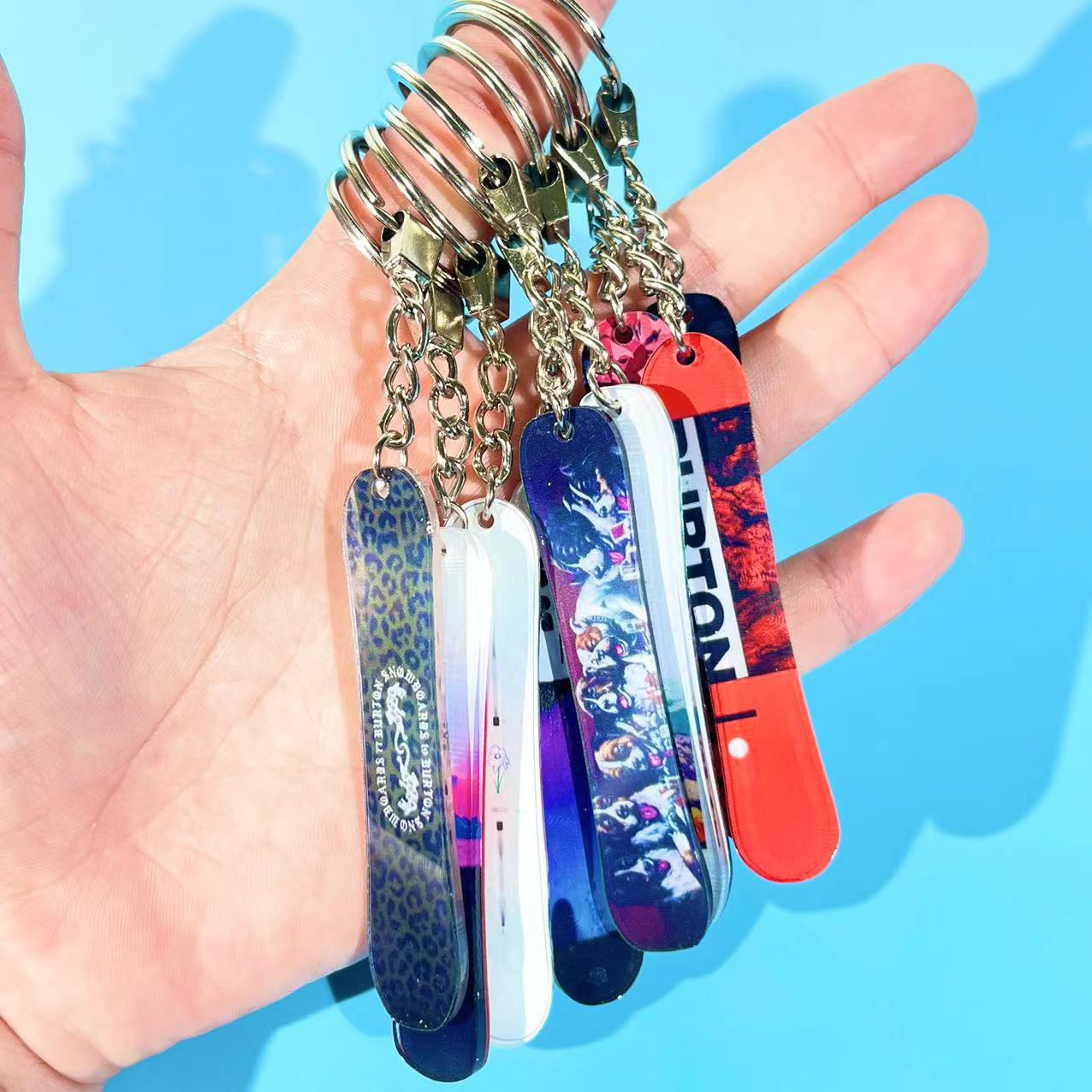 Skier with Mini Mini Mini Fingertip Snowboard Keychain Pendant Jewelry Model Snow Friends Gift