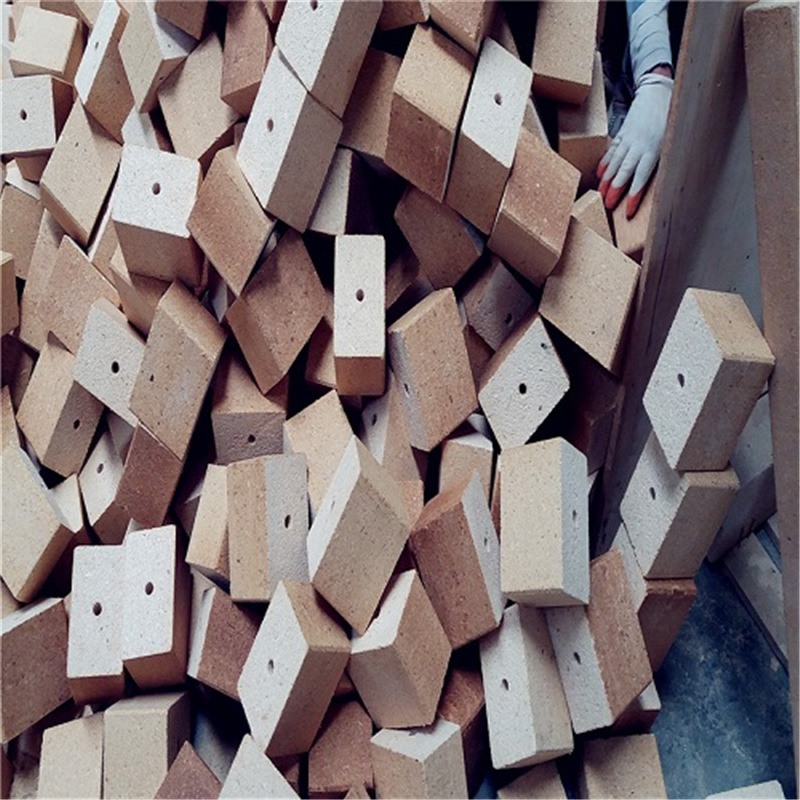 Directly from the Manufacturer, the Pallet Is Made of Wood Chip Plates, Pallet Legs, Pallet Feet, and Is Extruded on All Sides to Prevent Slag Loss