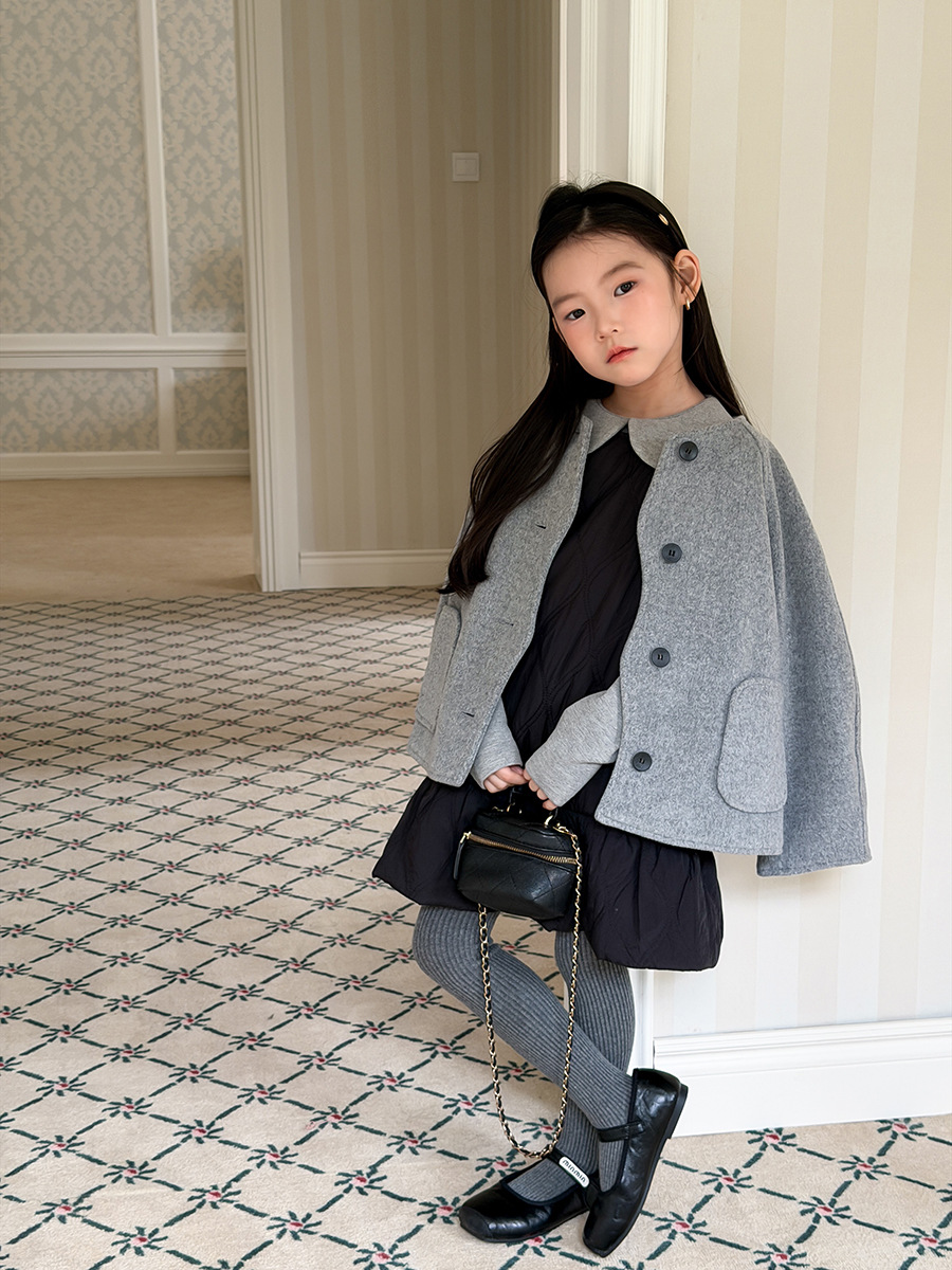 Christmas-Themed Outfits! Girls' Korean-Style, Elegant, Sophisticated, and Chic Woolen Coat Tops