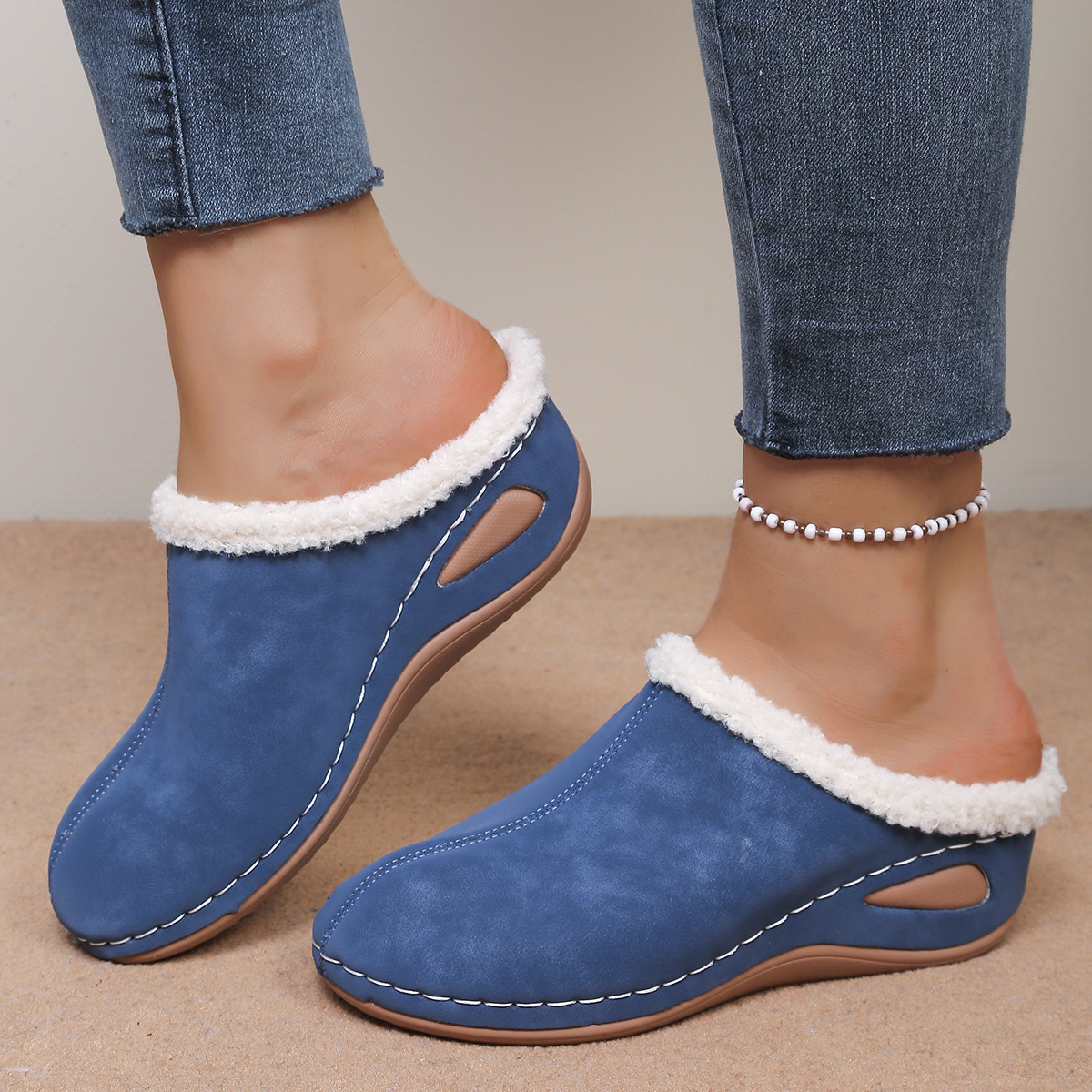 Cross-Border Women's Toe-Toe Thick-Soled Slippers 2025 Export Autum New Large Size Round-Toe Fleece-Lined Wedge-Heeled Slippers Wholesale