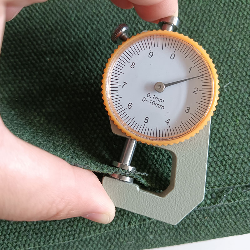 Old-Fashioned Canvas Thickeneded Tarpaulin Dustproof, Windproof and Sunproof Strong and Wear-Resistant Polyester-Cotton Canvas Construction Fence Cover Cloth