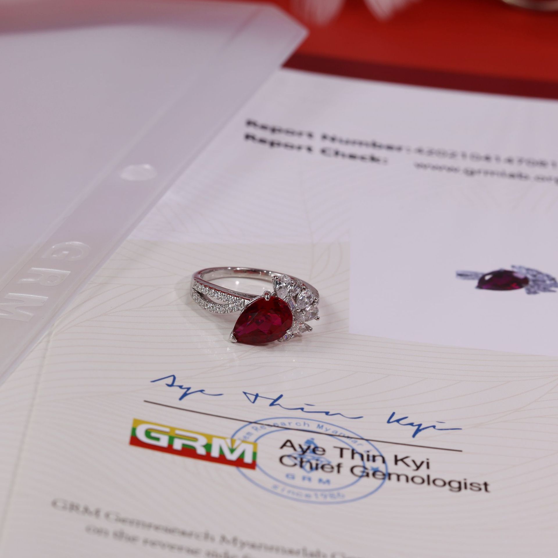 2.8ct Cultivated Ruby Pigeon Red Red Ring S925 Silver Advanced Elegant Retro Temperament Water Drop Pear Shape Temperament