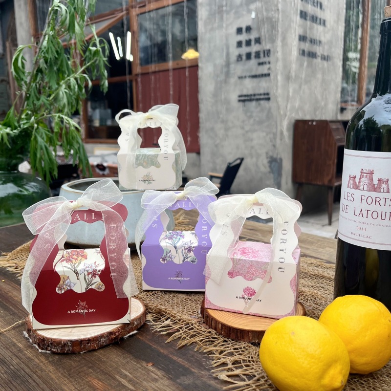 New Wedding Candy Box Wedding Engagement Small Fresh Gift Box Portable Candy Box Little Red Riding Book Accompanying Gift Box Large