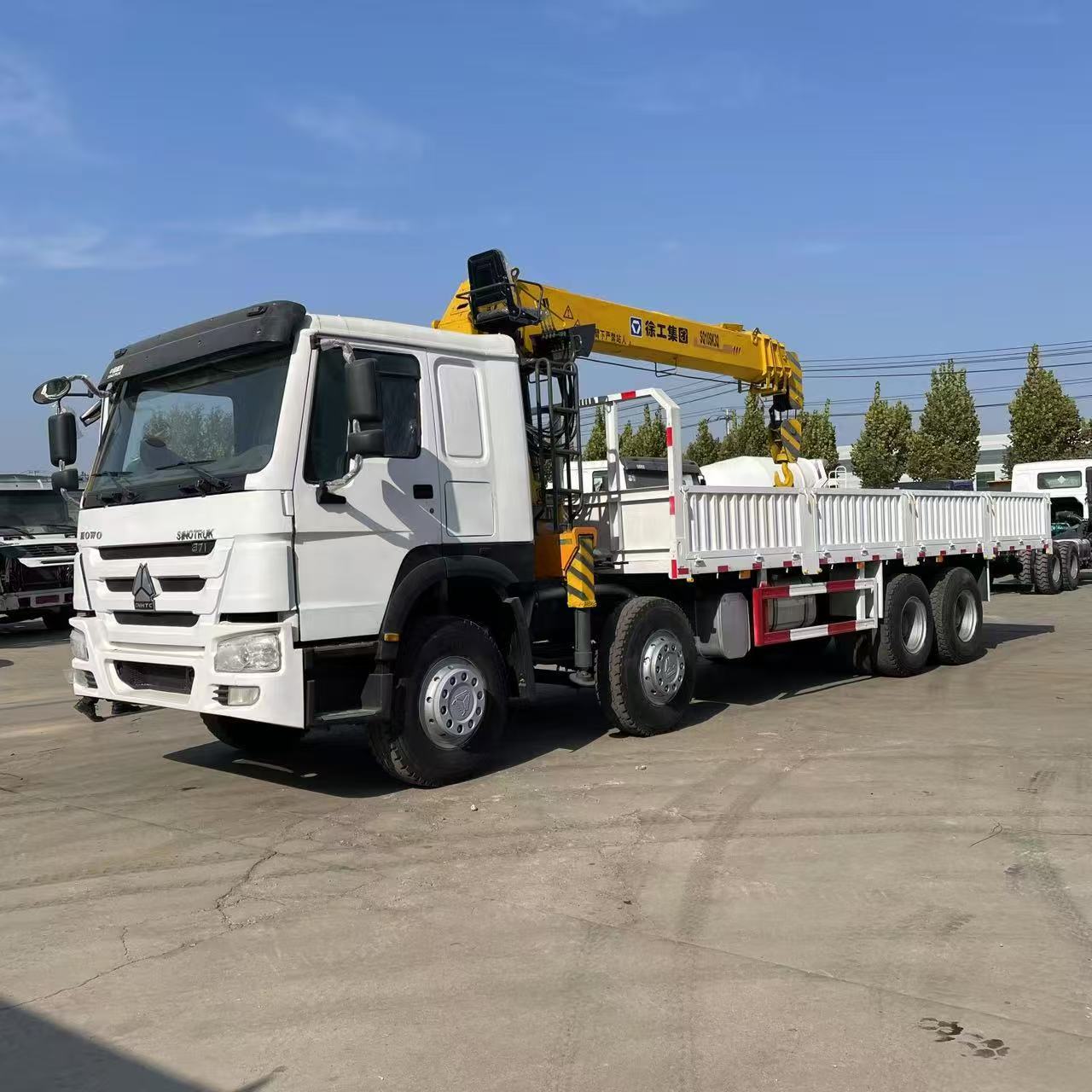 Новый грузовик Howo с краном для экспорта, полный привод спереди, задний привод на восемь колес, Howo 371 с высокой мощностью 8X4 и краном на 12 тонн