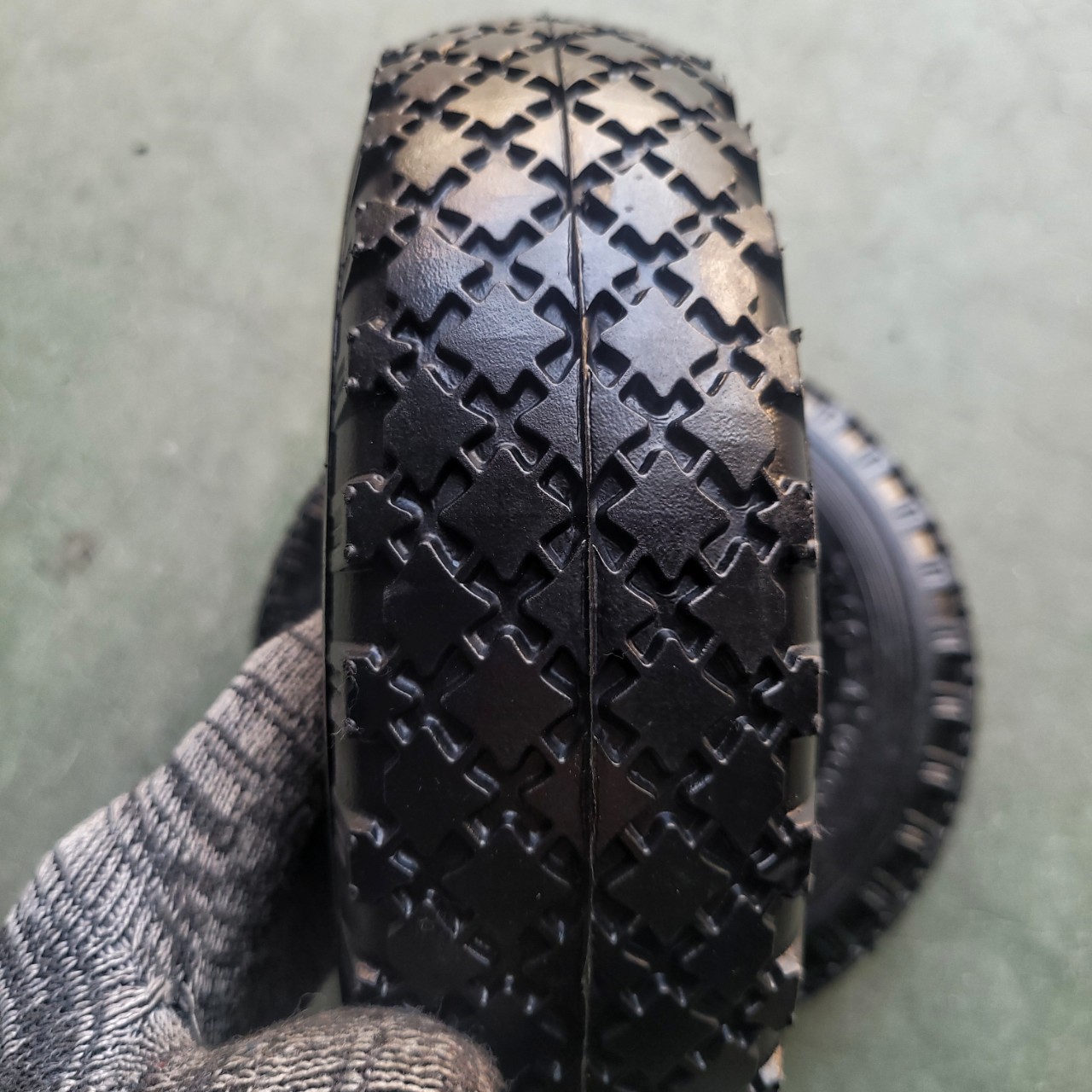 300-4 rubber tire Tiger Car trolley truck warehouse car tire