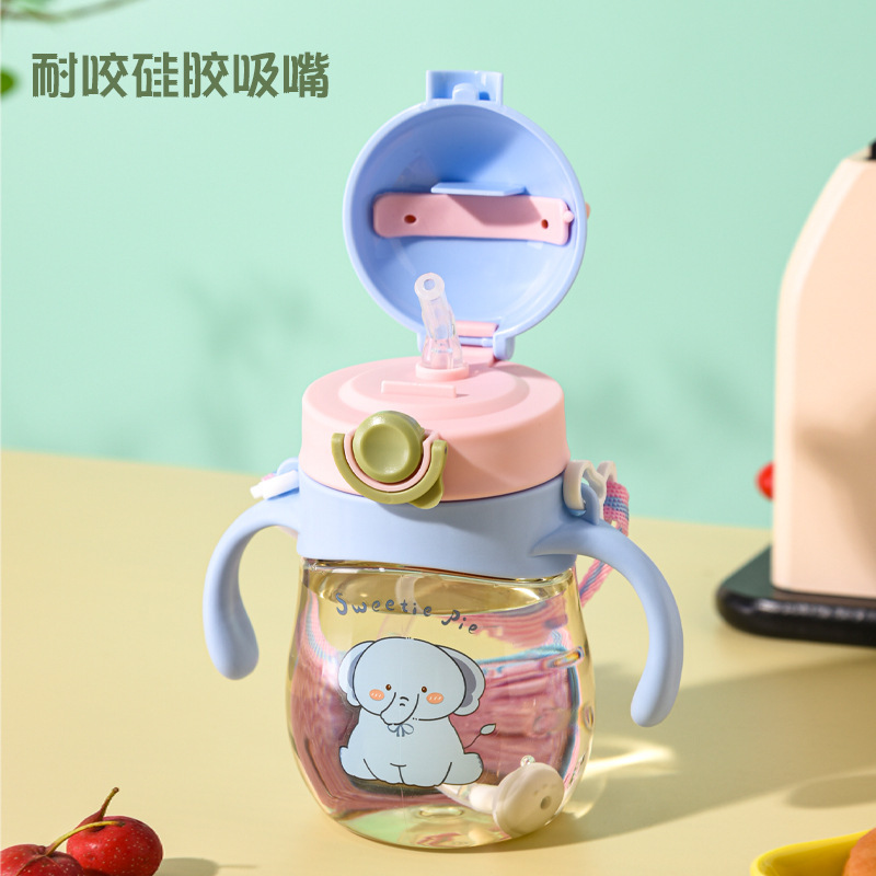 Children's drinking cup drinking cup straw new large capacity baby kindergarten plastic cup drinking cup kettle handle