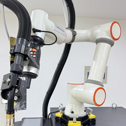 Робот для сварки Faoyiwei, простое программирование, коллаборативный сварочный робот Fr10, доступен в наличии