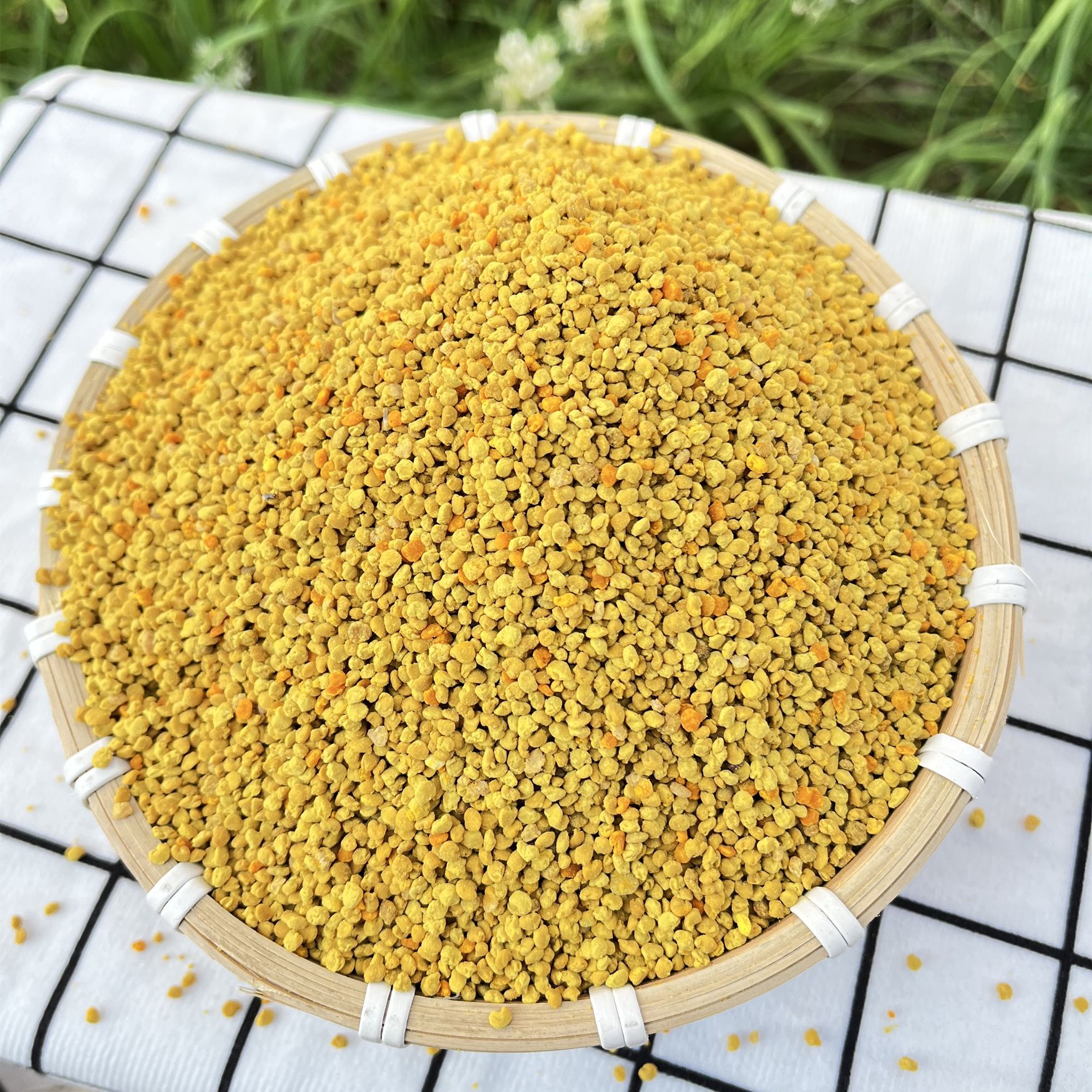 Qinghai Rapeseed Pollen Mixed Powder Beekeeping Edible Bee Feed Feeding Bee Pollen Bee Food Autumn Breeding and Wintering 500g Wholesale