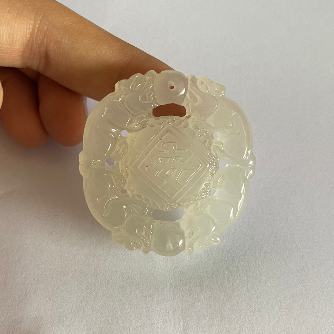 Factory wholesale agate white chalcedony double-sided brave lucky pendant tassel car hanging life peace jewelry accessories