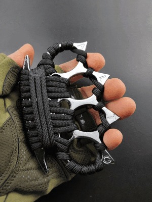 Factory Direct Sales Zinc Alloy Self-Defense Finger Tiger Punch Buckle Broken Window Self-Defense Outdoor Portable Multi-Functional Bracelet Self-Defense Finger Tiger