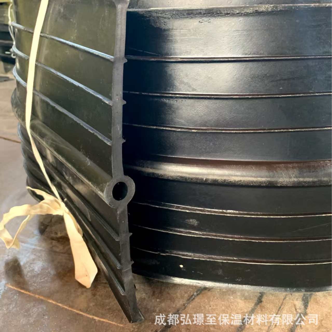 Manufacturer Supplies Embedded Rubber Water Stoppers with External Steel Edges for Construction Projects, Subway Bridges, and Tunnels